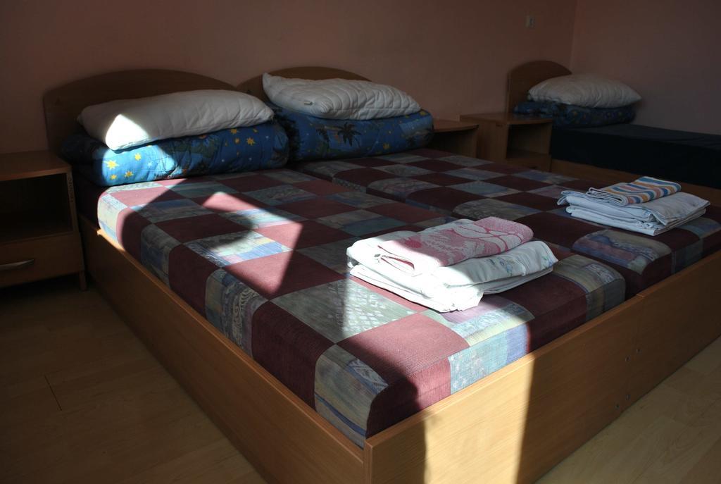 Hotel Poilsio Namai Saltinelis à Plateliai Chambre photo